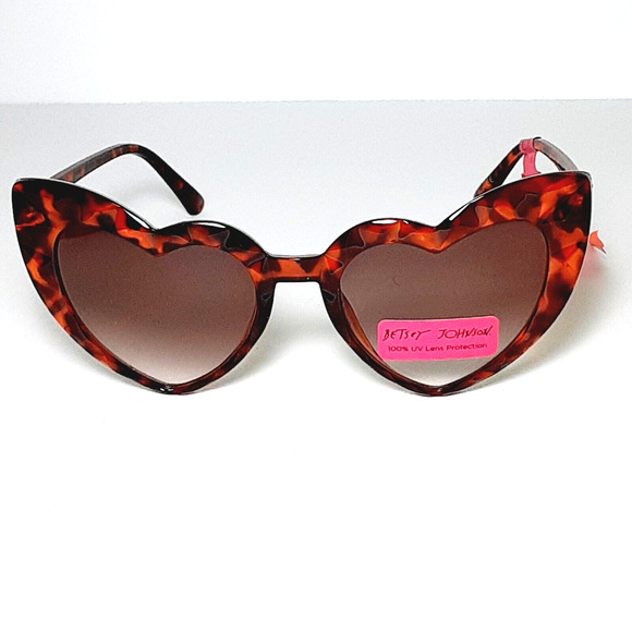 Betsey Johnson Accessories - NWT Betsey Johnson Heart Shaped Cate Eye Tortoiseshell Sunglasses NEW 100% UV
